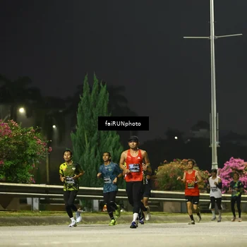 Runner Photo 6645789