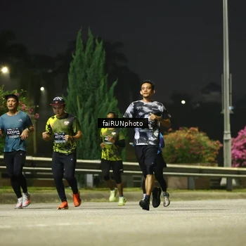 Runner Photo 6655084