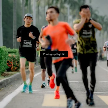 Runner Photo 6658441