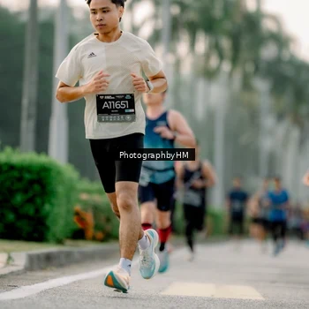 Runner Photo 6658878