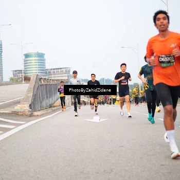 Runner Photo 6660856