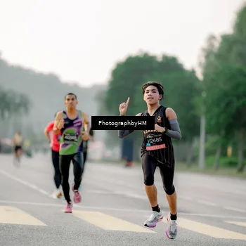 Runner Photo 6663105