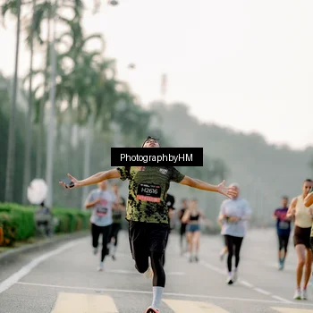 Runner Photo 6663189