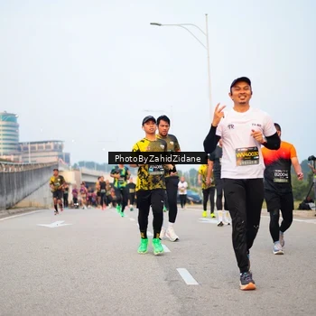Runner Photo 6663359