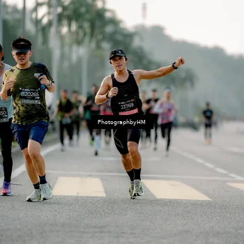 Runner Photo 6663439