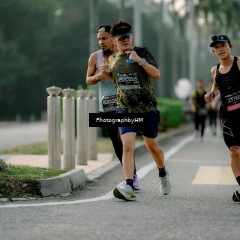 Runner Photo 6663442