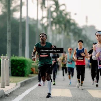 Runner Photo 6663472