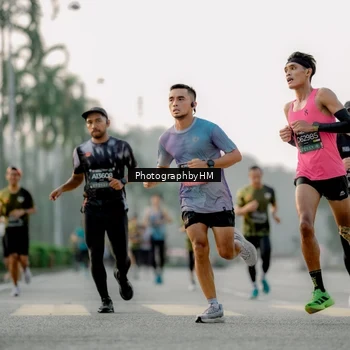 Runner Photo 6664041