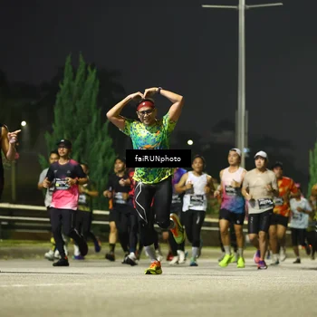 Runner Photo 6665789