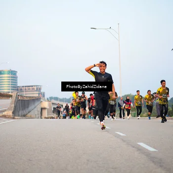 Runner Photo 6667363
