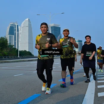 Runner Photo 6667789