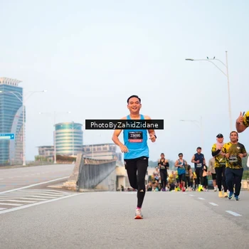 Runner Photo 6668100