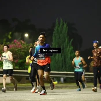 Runner Photo 6670276