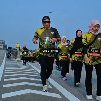 Runner Photo 6674390