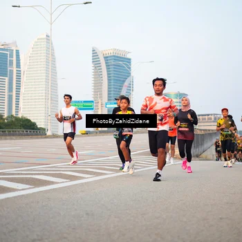 Runner Photo 6674421