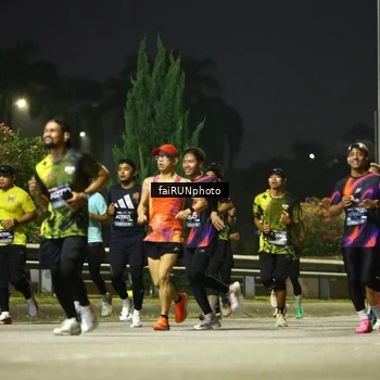 Runner Photo 6674592