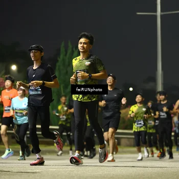 Runner Photo 6675368