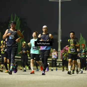 Runner Photo 6675757