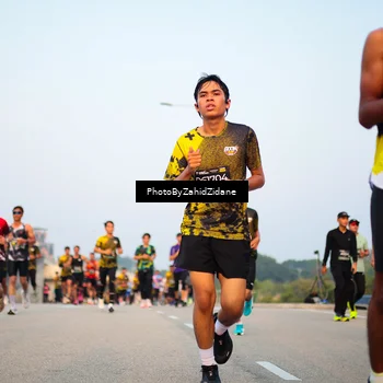 Runner Photo 6676000