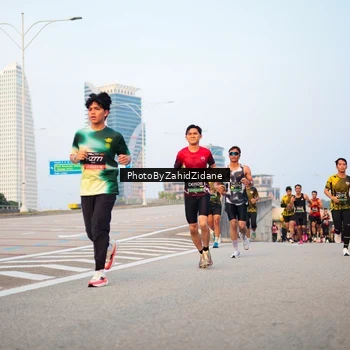 Runner Photo 6676021