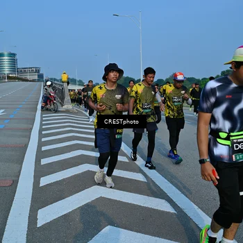 Runner Photo 6676075