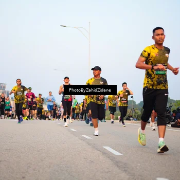 Runner Photo 6676201