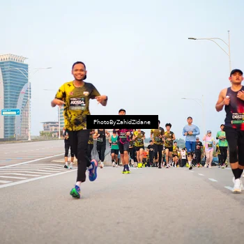 Runner Photo 6676243