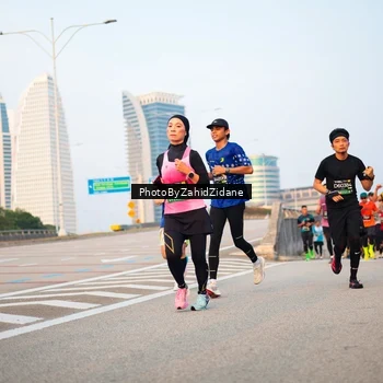 Runner Photo 6676381