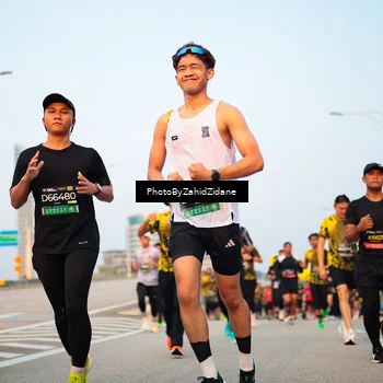 Runner Photo 6676886