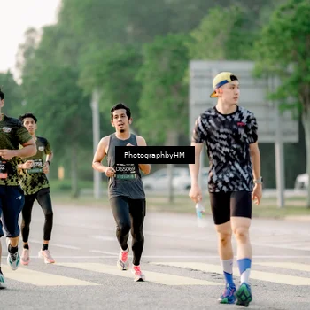 Runner Photo 6677800
