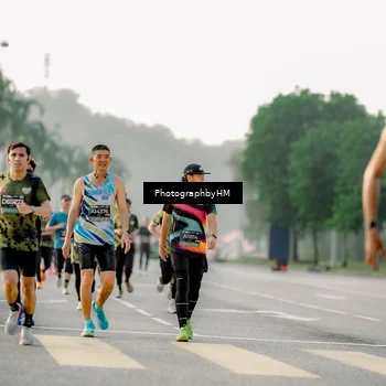 Runner Photo 6677879