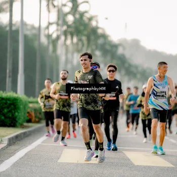 Runner Photo 6677893