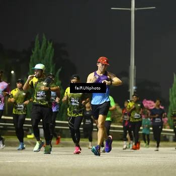 Runner Photo 6678172