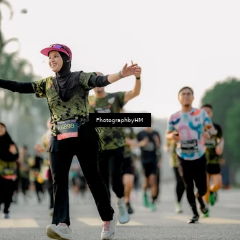 Runner Photo 6678396