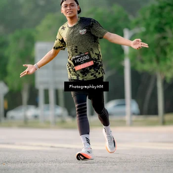 Runner Photo 6678698