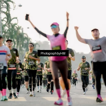 Runner Photo 6678873