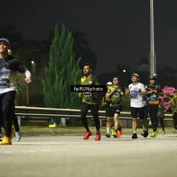 Runner Photo 6678940