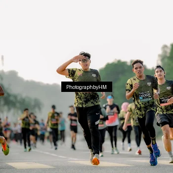 Runner Photo 6678998