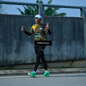 Runner Photo 6679653