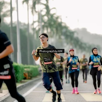 Runner Photo 6679695