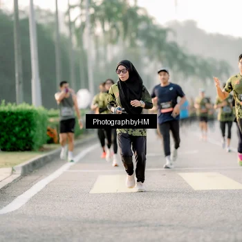 Runner Photo 6680027