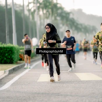 Runner Photo 6680028