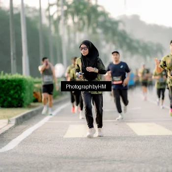 Runner Photo 6680030