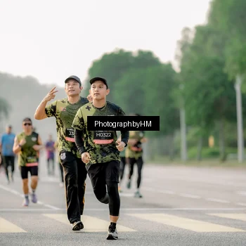 Runner Photo 6681001