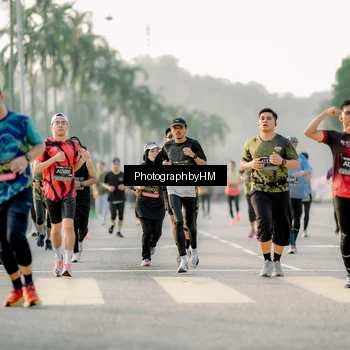 Runner Photo 6681100
