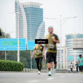 Runner Photo 6686299