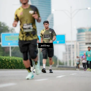 Runner Photo 6686363