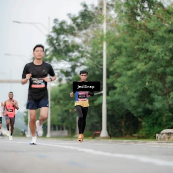 Runner Photo 6686499