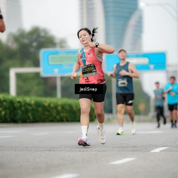 Runner Photo 6686876