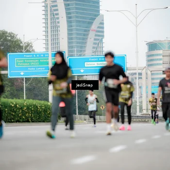 Runner Photo 6686992